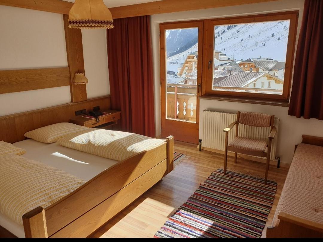 Hotel Dreilaender Galtuer Room photo
